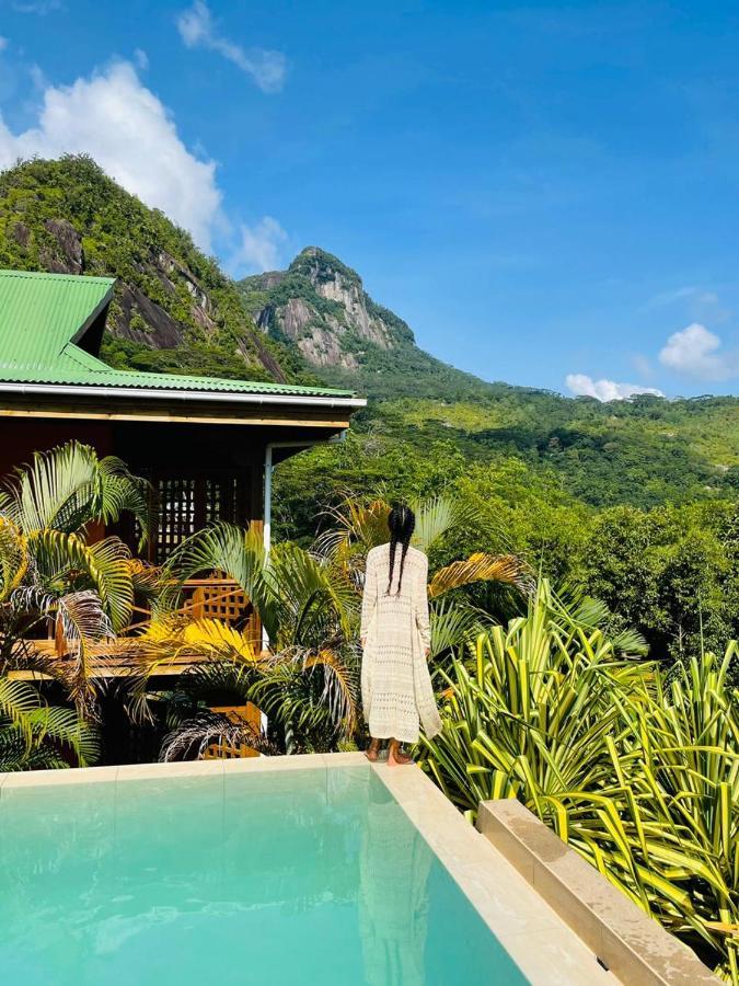 Waterfall Accomodation Port Glaud Buitenkant foto