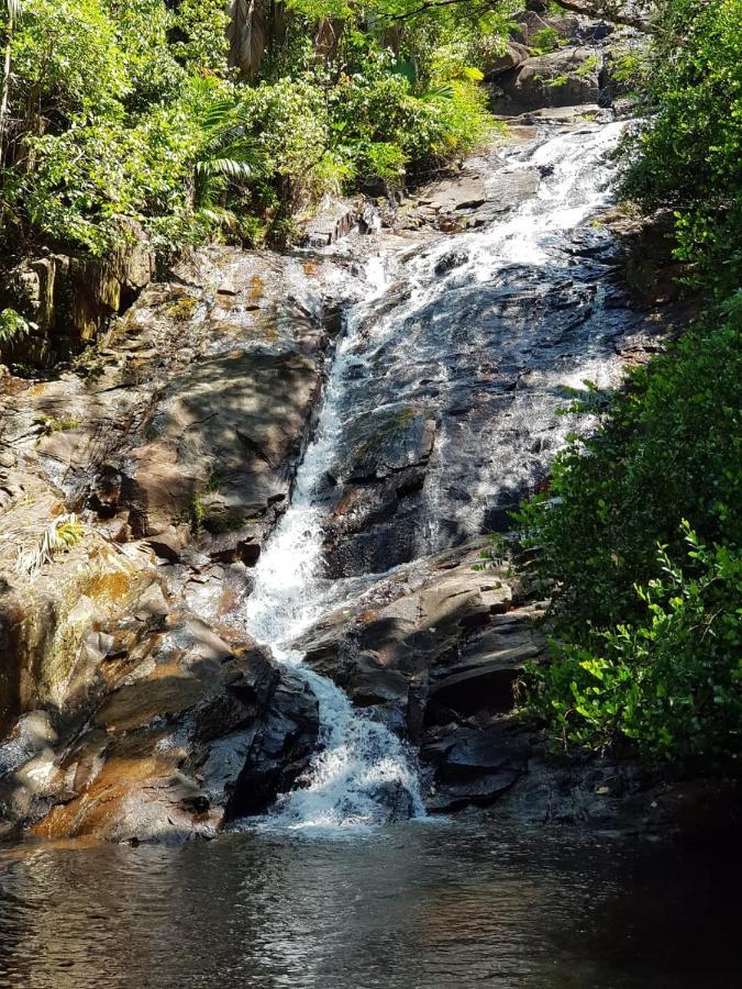 Waterfall Accomodation Port Glaud Buitenkant foto